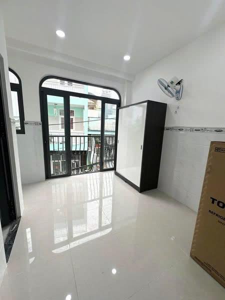 Căn hộ cho thuê Cầu Ông Lãnh Quận 1 giá 4.9 triệu - Miễn phí dịch vụ!