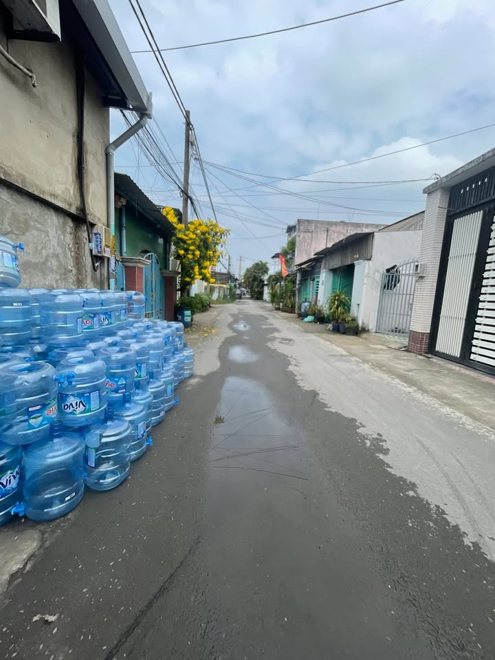 Nhà cấp 4 Vĩnh Lộc A, Bình Chánh 250m² giá 5.5 tỷ - Gần mặt tiền, hẻm nhựa rộng!