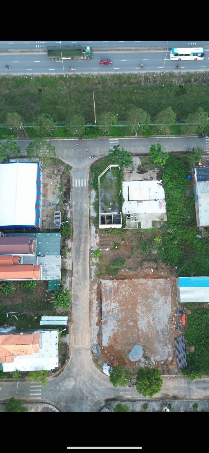 Đất nền góc view Quốc lộ 1A Tịnh Phong 140m² giá 2 tỷ - Kinh doanh ngay!