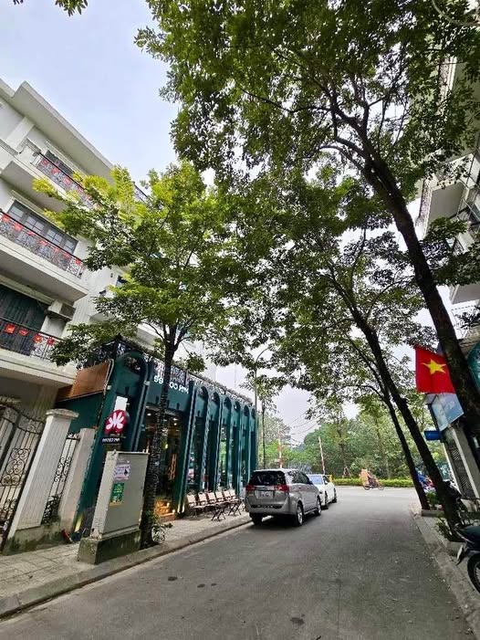 Nhà riêng tại Đại Kim, Hoàng Mai 100m² - Sống sang giữa KĐT hiện đại!