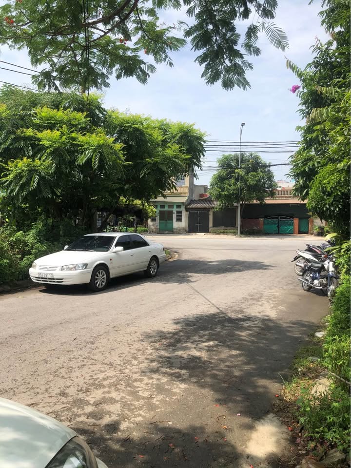 Đất nền Phố 1, Quảng Hưng 100m² giá 3.1 tỷ - Đường lớn, vị trí đẹp