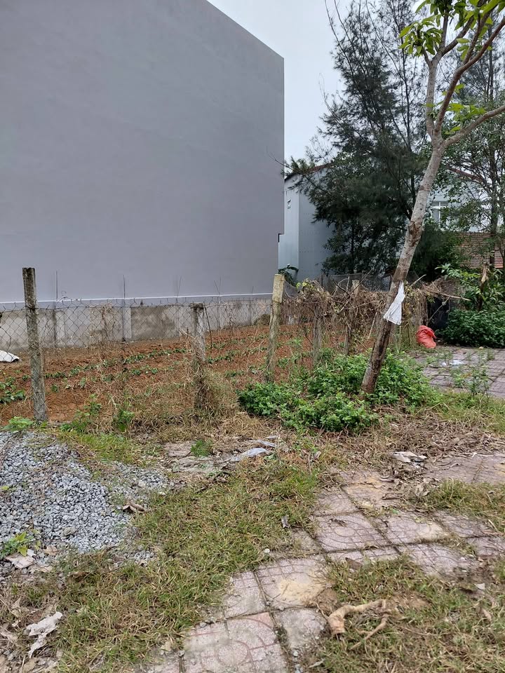 Bán đất mặt tiền khu quy hoạch Vincom Hà Huy Tập, 180m² giá chỉ 9 tỷ - Cơ hội đầu tư tuyệt vời!