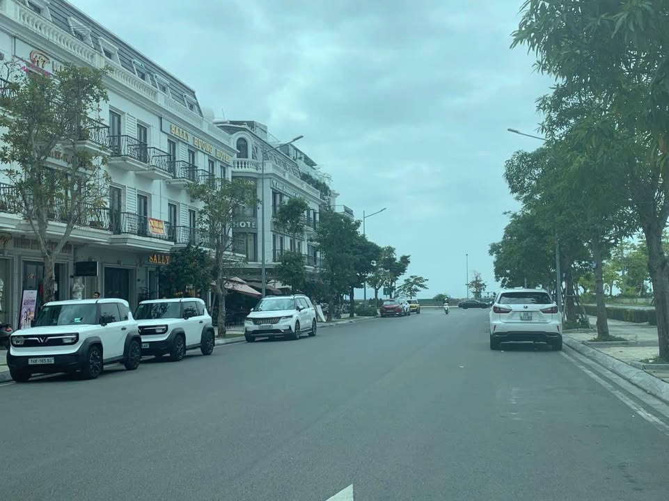 Căn hộ Vinhomes Bến Đoan 90m² giá 30 triệu - Thích hợp cho văn phòng và homestay!