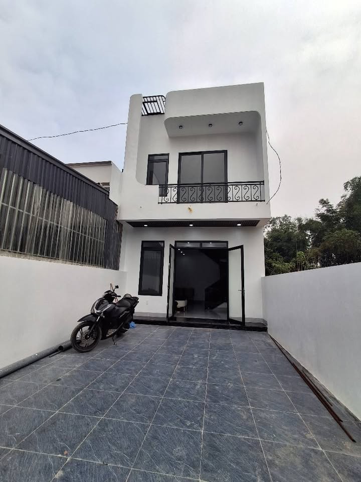 Nhà 2 tầng Thịnh Đán 100m² giá 2.7 tỷ - Khu vực cao thoáng, không ngập lụt!