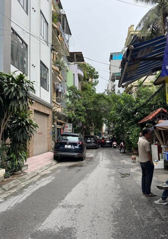 Nhà phố Trần Đại Nghĩa, Hai Bà Trưng 93m² giá 23.5 tỷ - Ô tô tránh, gần ĐH Kinh Tế Quốc Dân!