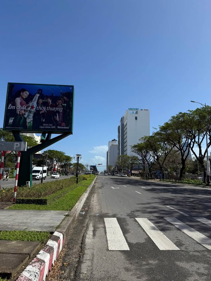 Đất mặt tiền Phạm Văn Đồng, Sơn Trà, Đà Nẵng 250m² giá 78 tỷ - Cơ hội đầu tư vàng!