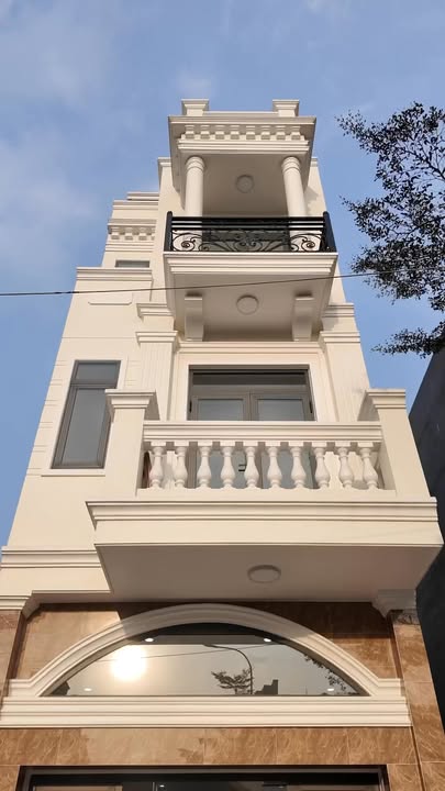 Shophouse Icon Central Dĩ An 60m² giá 5 tỷ - Nội thất sang trọng, sẵn sàng ở!