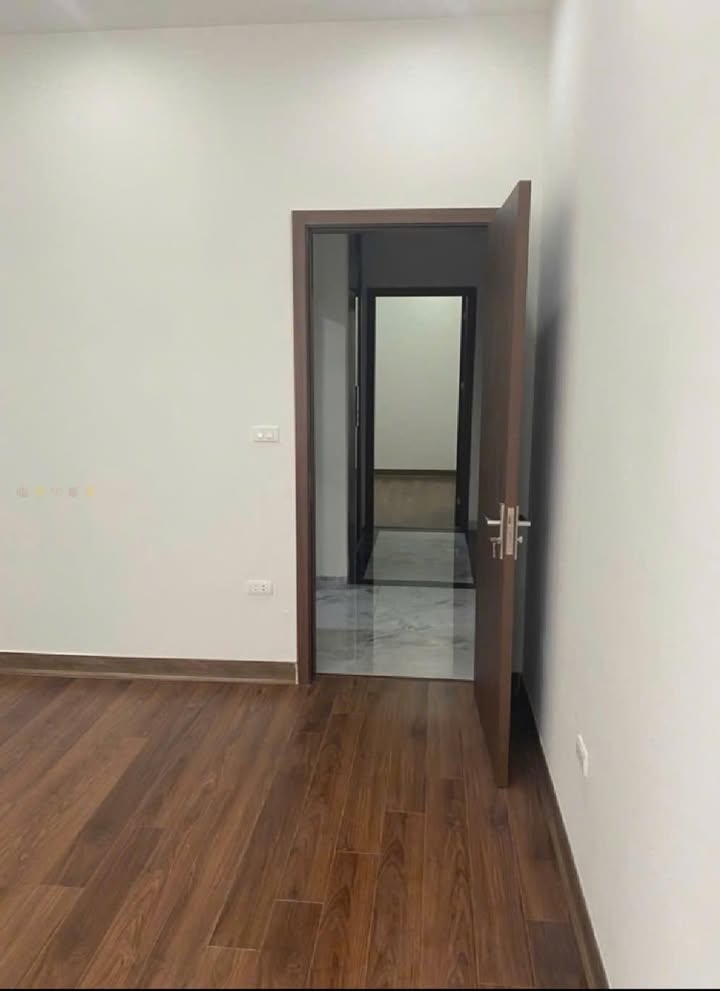 Nhà riêng Trần Quốc Hoàn, Cầu Giấy 45m² giá 17 tỷ - Chính chủ bán siêu phẩm có thang máy!