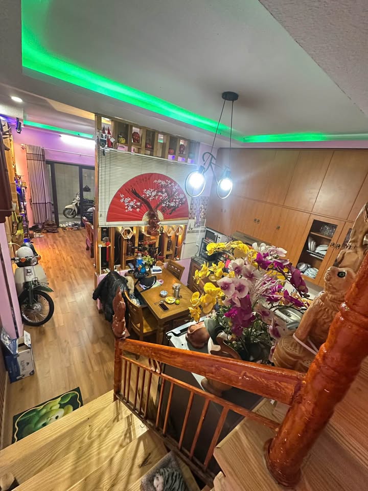 Nhà 2 tầng Đà Lạt 60m² giá 2.4 tỷ - Thiết kế hiện đại, view toàn thành phố!