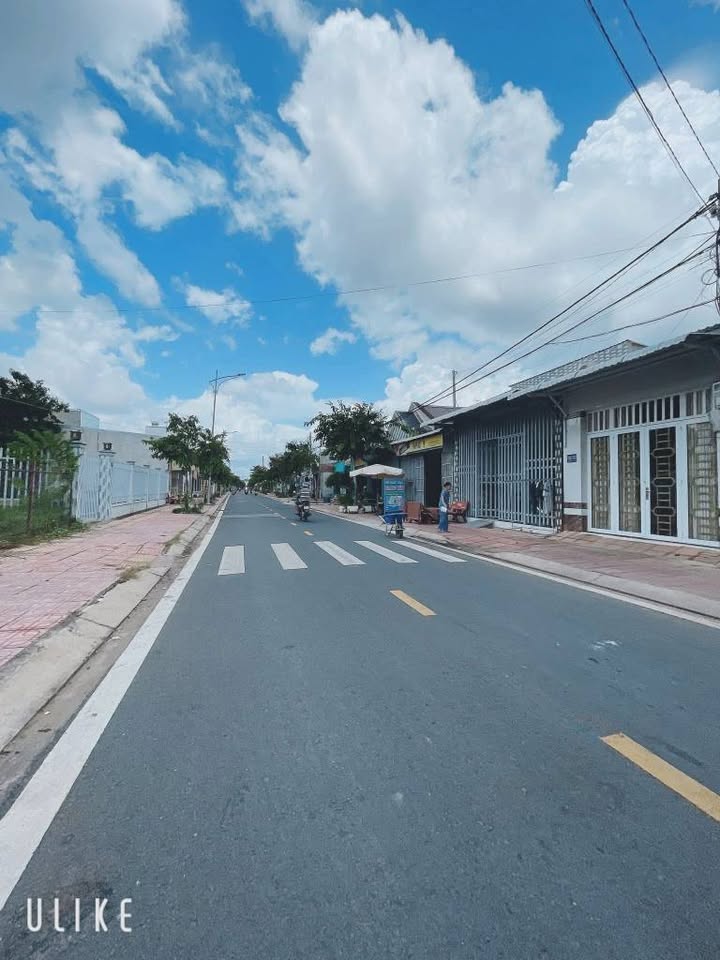 Nhà mặt tiền Nguyễn Văn Lâu, Vĩnh Long 181m² giá 4.2 tỷ - Sẵn sàng vào ở ngay!