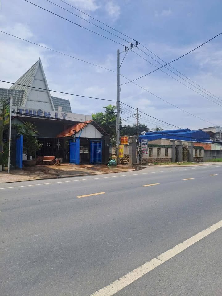 Nhà C4 xây kiên cố Hậu Nghĩa, Long An 250m² giá 2.6 tỷ - Đầu tư sinh lời ngay!