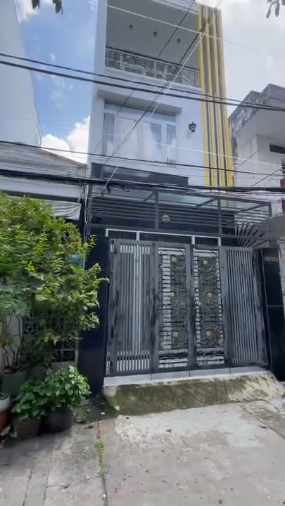 Nhà riêng Cách Mạng Tháng Tám, Quận 3 – Diện tích 65m² giá 13.999 tỷ - Sẵn sàng ở ngay!