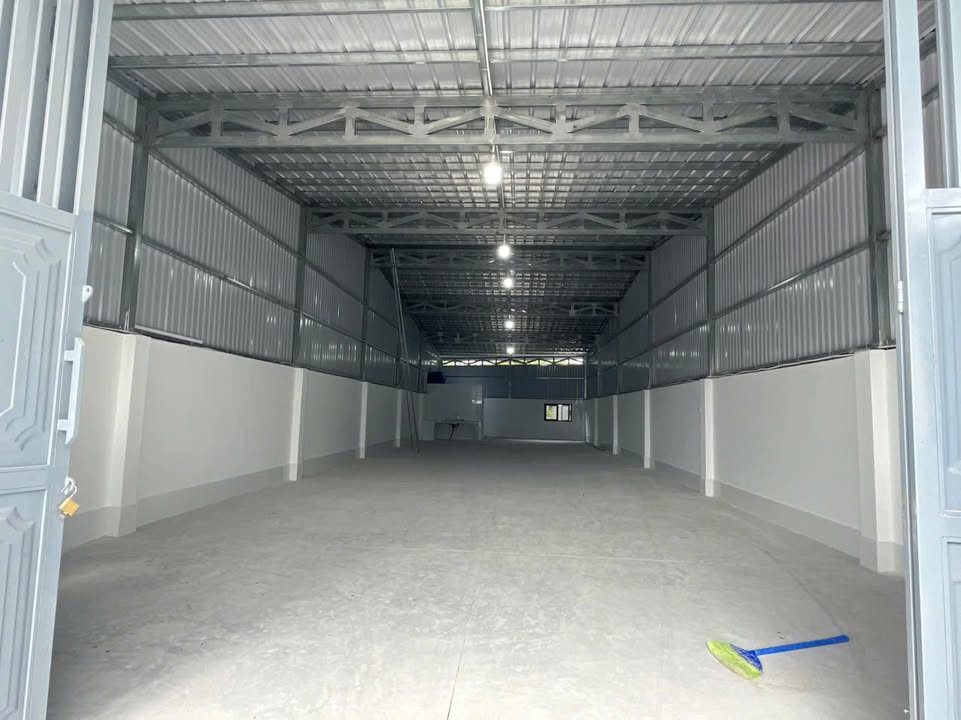 Kho cho thuê mặt tiền Tỉnh Lộ 875, Cái Bè, 200m² - Giá chỉ 8 triệu/tháng!