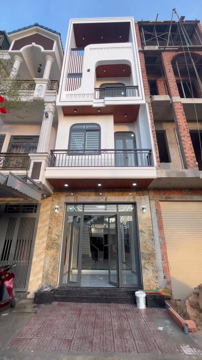 Nhà 3 Lầu KDC Phú Hồng Thịnh 8, 60m² giá 4.95 tỷ - Sổ hồng riêng, vào ở ngay!