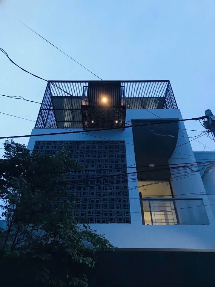 Nhà riêng Đình Phong Phú, Thủ Đức 80.6m² giá 9 tỷ - Bán gấp, nội thất cơ bản!