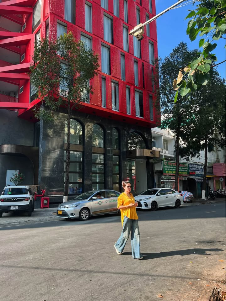 Khách sạn Boutique 5 sao mặt tiền Bến Ninh Kiều - Cơ hội thuê hấp dẫn!