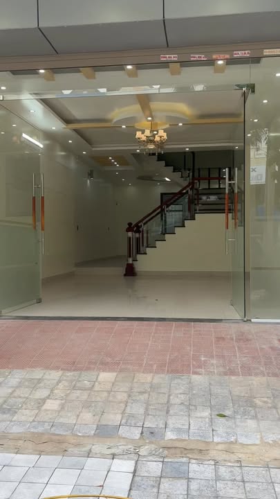 Nhà cho thuê 4 tầng đường Lạc Long Quân, Thanh Hóa - Giá thỏa thuận hấp dẫn!