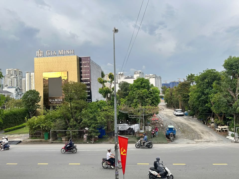 Đất nền mặt tiền đường Nguyễn Hoàng, phường An Phú, quận 2, 140m² - Sổ đỏ chính chủ, giá tốt!