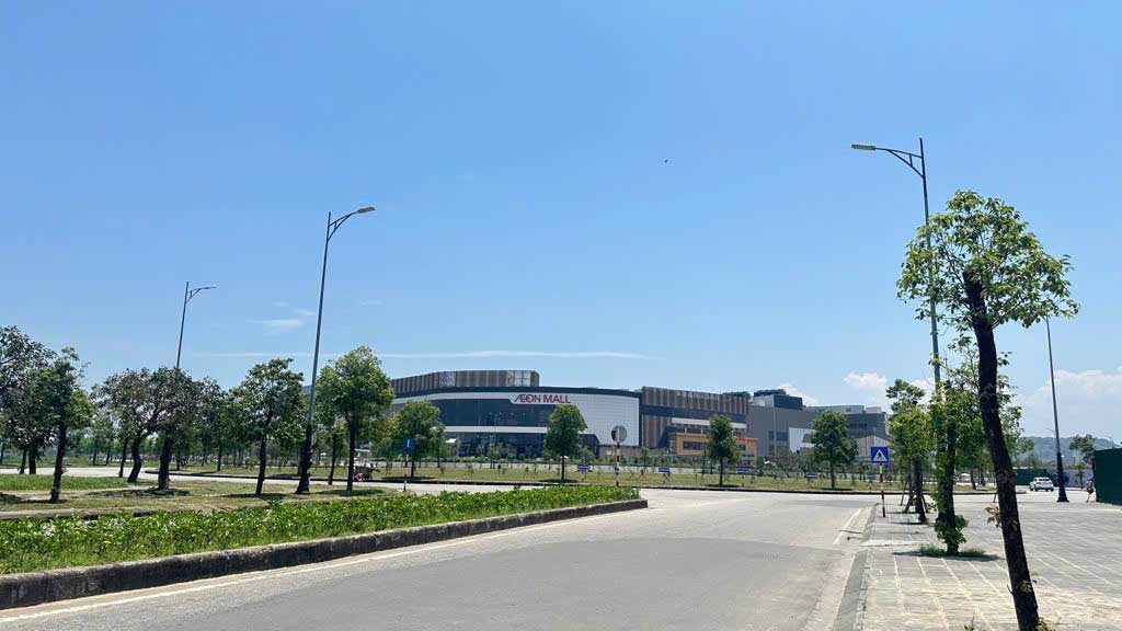 Nhà mặt phố Hoàng Quốc Việt 126m² giá 14 tỷ - Kinh doanh sầm uất!