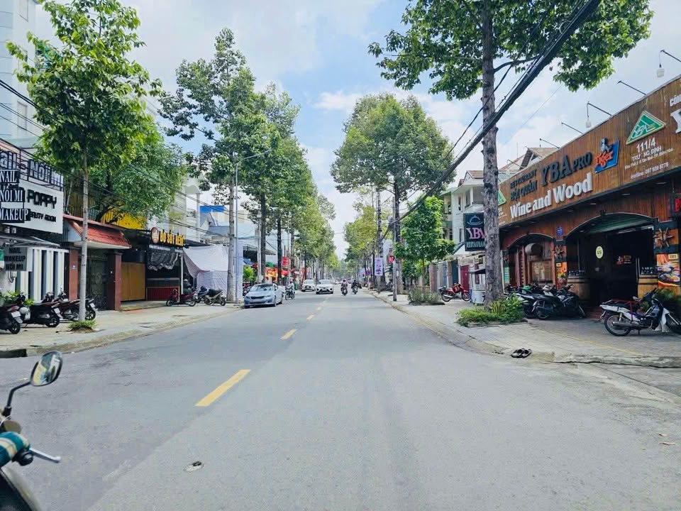 Bán Nhà Mặt Tiền Đường Trương Định, Biên Hòa 100.8m² giá 12 tỷ - Vị trí đắc địa, kinh doanh thuận lợi!