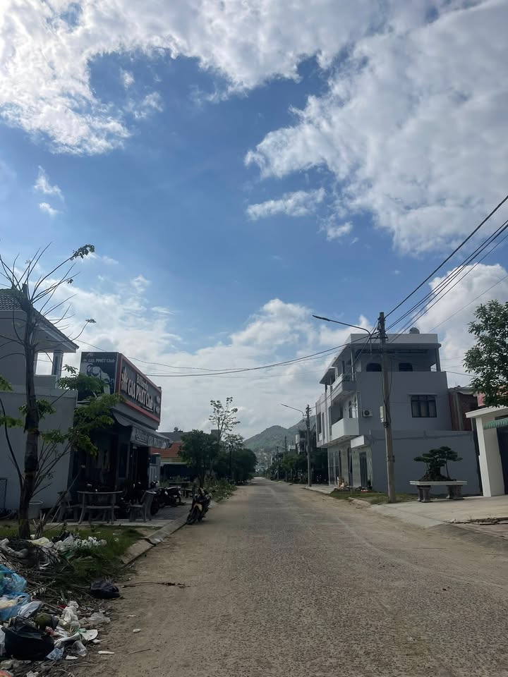 Lô đất đẹp Tuy Phước Đông 208m² giá 3 tỷ - Vị trí đắc địa cho kinh doanh!