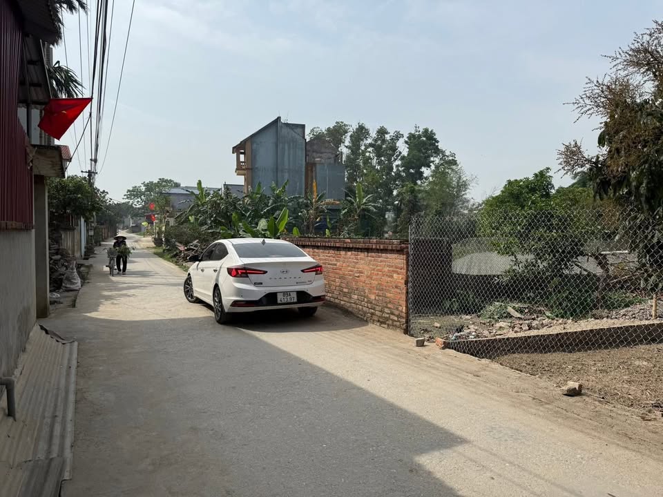 Đất kinh doanh Tiên Xá, Cẩm Xá 94m² chỉ 2 tỷ - Cơ hội đầu tư tuyệt vời!