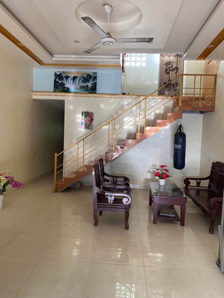 Nhà gác lửng Đạo Đức, Vị Xuyên 100m² giá 1.2 tỷ - Gần trường và chợ!