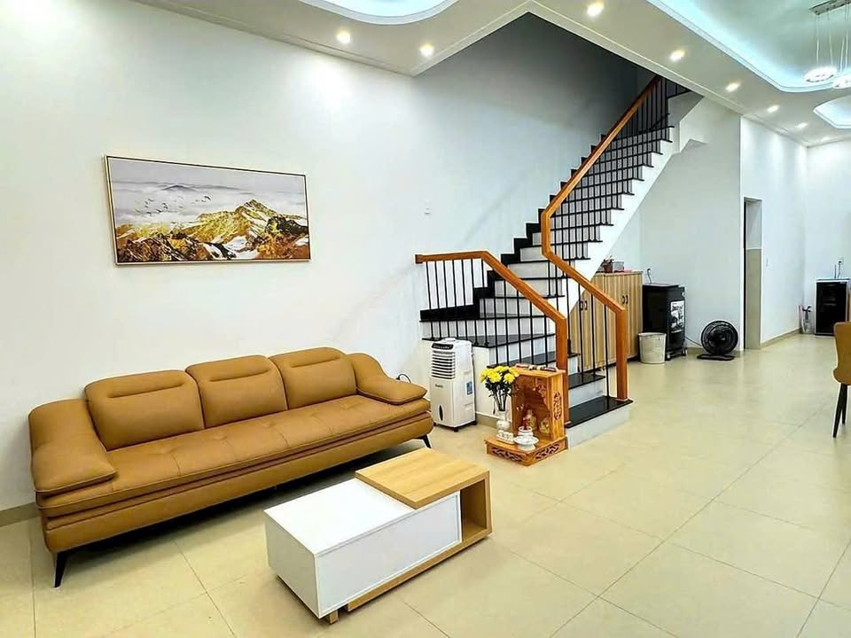 Nhà mặt tiền đường Nguyễn Trãi, Bảo Lộc 100m² giá 3.1 tỷ - Sổ hồng chính chủ!