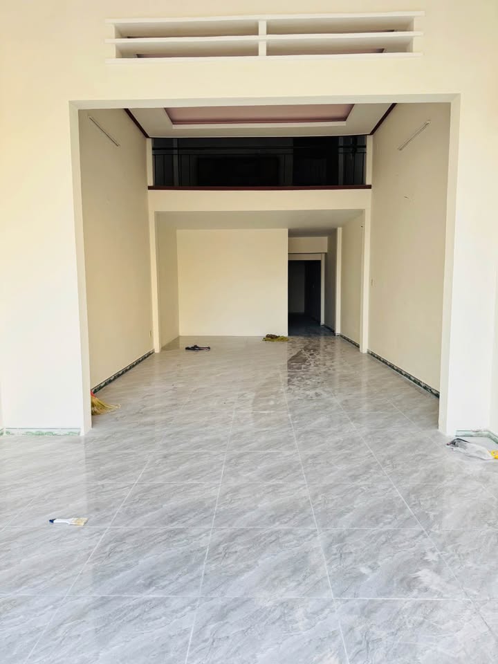 Nhà mặt tiền Chu Văn An, Bảo Lộc 1 phòng ngủ - Kinh doanh sầm uất