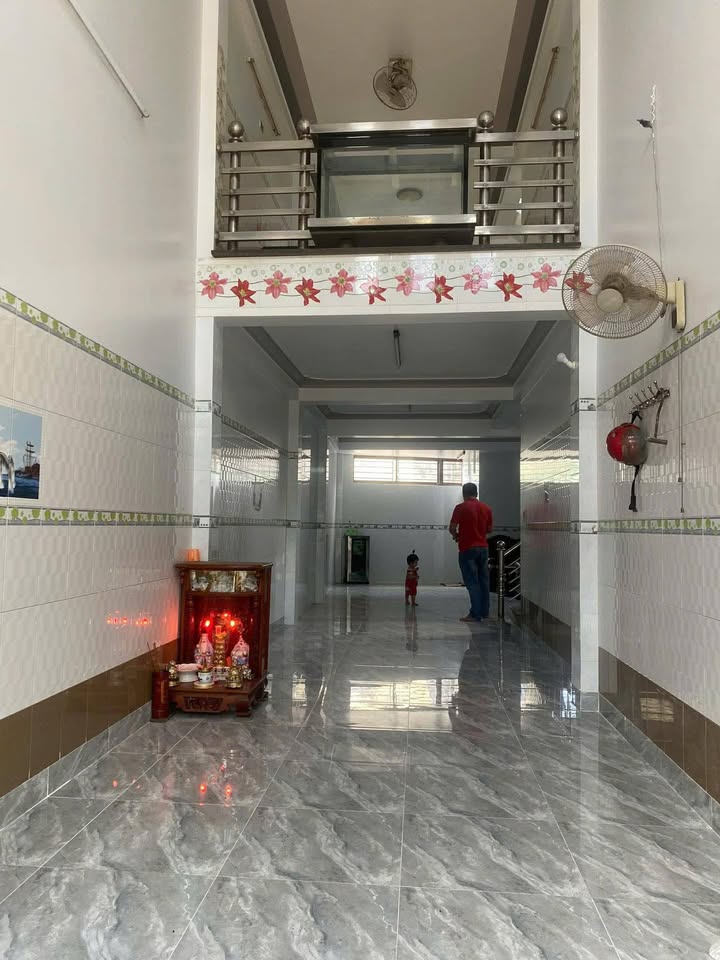 Nhà 3 tầng ở Trần Hưng Đạo, Quy Nhơn 63m² giá 4.1 tỷ - Đường 8m, hướng Tây