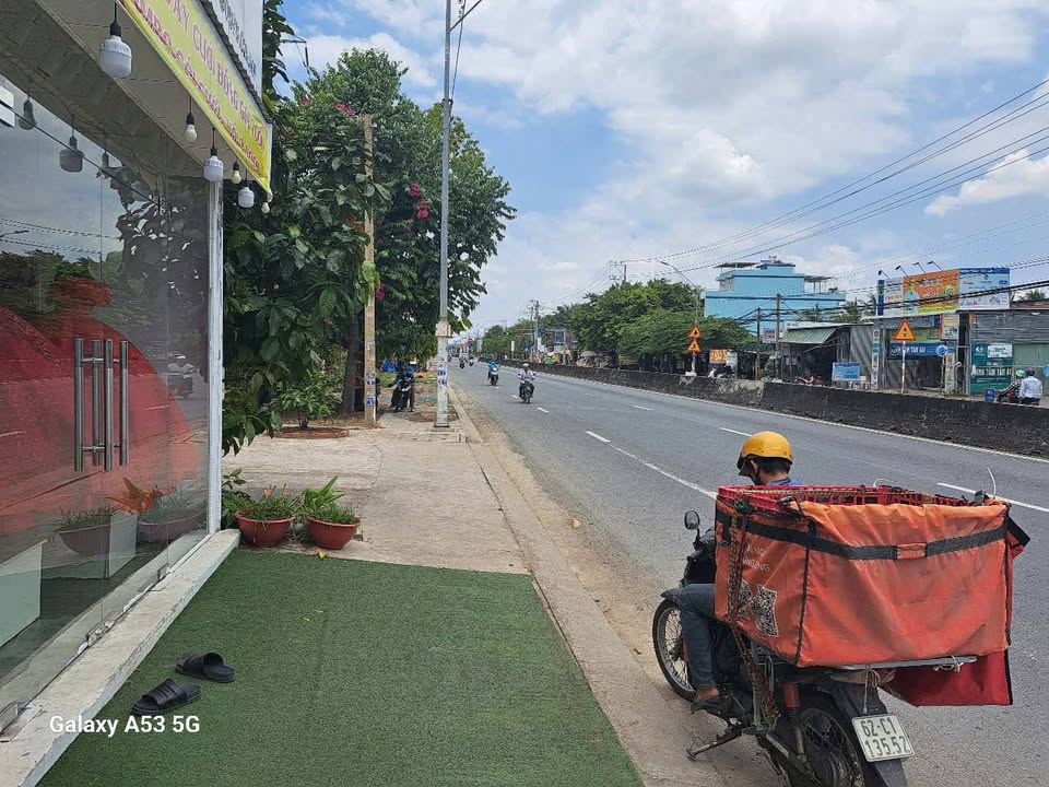 Nhà mặt tiền Quốc lộ 1A, Tân An 390m² giá 11 tỷ - Đầu tư sinh lời ngay!