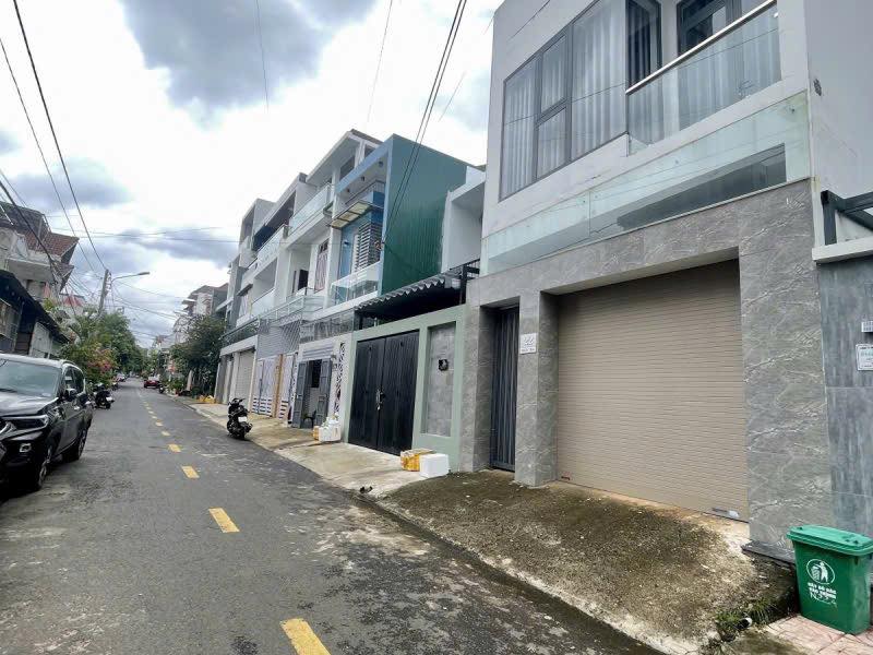 Nhà mặt tiền Đào Tấn, Buôn Ma Thuột 121.6m² giá 6.79 tỷ - Khu dân trí cao, tiện ích đầy đủ!