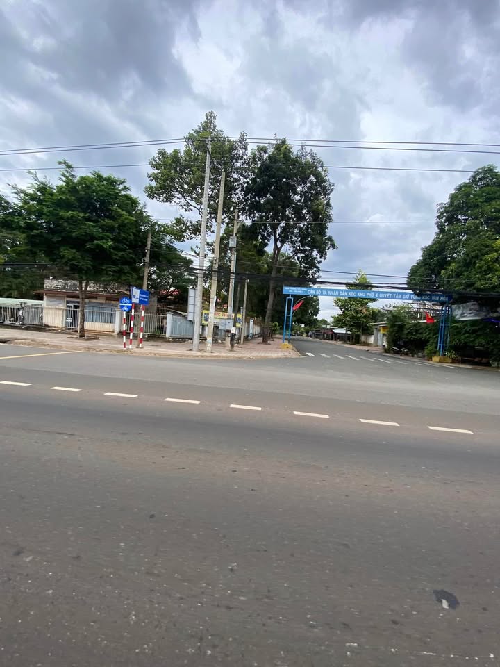 Nhà bán Tiến Thành, Đồng Xoài 125m² giá 1.5 tỷ - Phù hợp cho gia đình nhỏ!