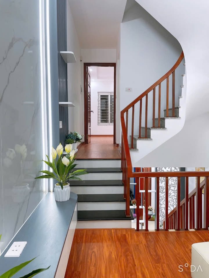 Nhà bán Tả Thanh Oai, Thanh Trì 32m² giá 5.1 tỷ - Thiết kế hiện đại, sẵn sàng sang tên!