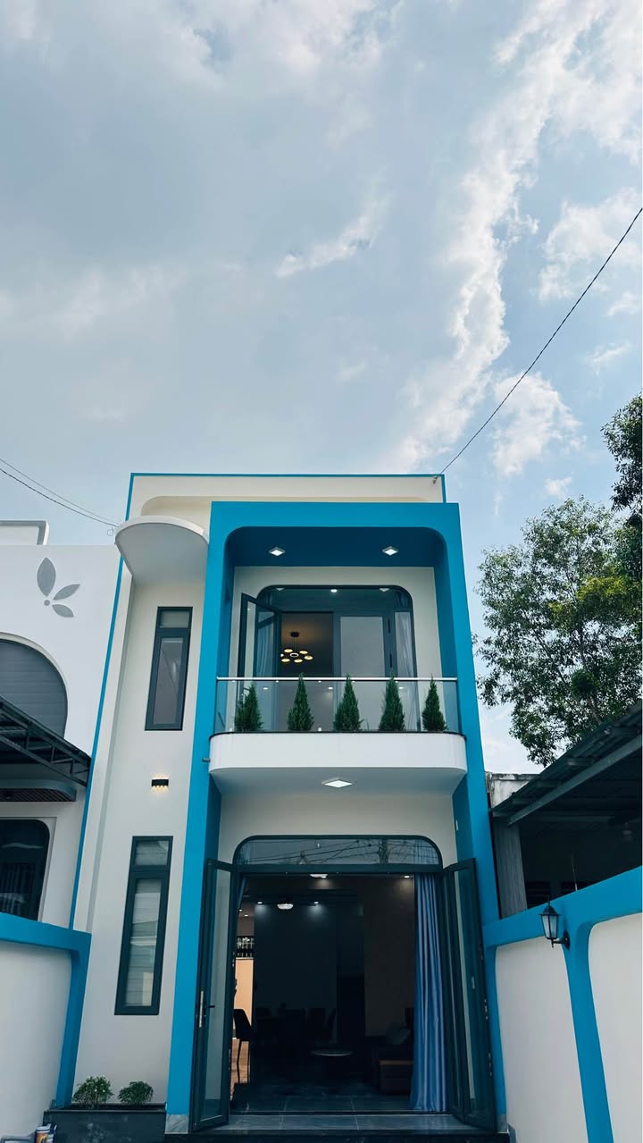 Nhà 1 Trệt 1 Lầu Phường Long Hoa 142m² Giá 2.45 Tỷ - Thiết Kế Sang Trọng, Dọn Vào Ở Ngay!