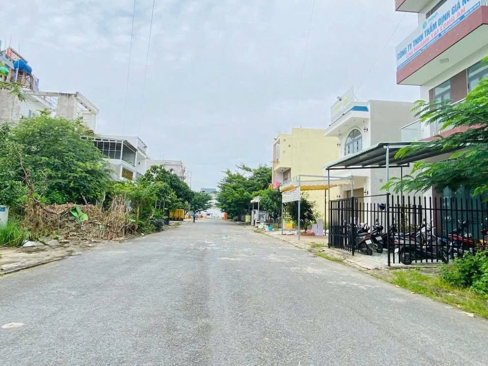 Đất thổ cư KDC Hưng Gia, Bến Lức, 100m², giá 2.88 tỷ - Vị trí đắc địa, gần trung tâm