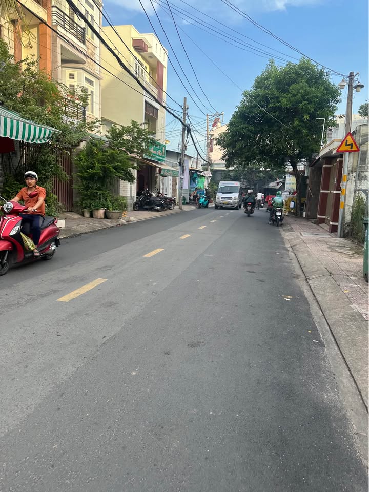 Mặt tiền kinh doanh đường 297 Phước Long B 84.8m² giá 9.5 tỷ - Đầu tư sinh lời ngay!