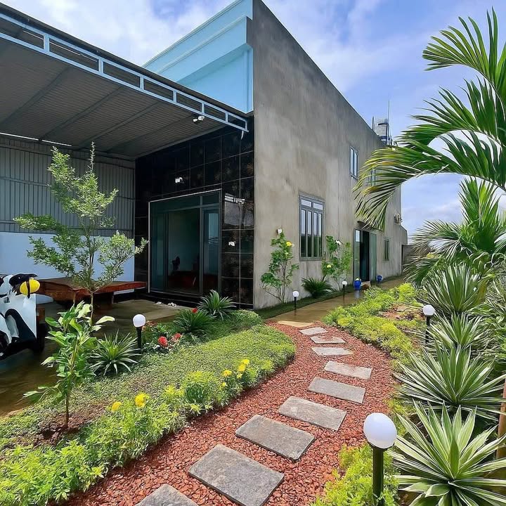 Nhà bán Tân Bình, Đồng Xoài 260m² giá 2 tỷ - Công năng đầy đủ, tiện ích xung quanh