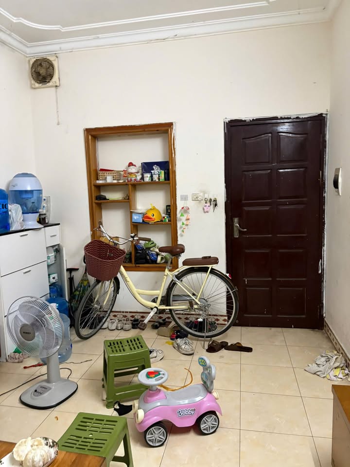 Căn hộ tập thể thông tầng Nghĩa Tân, Cầu Giấy 50m² giá 6 triệu - Phù hợp cho gia đình và người đi làm!