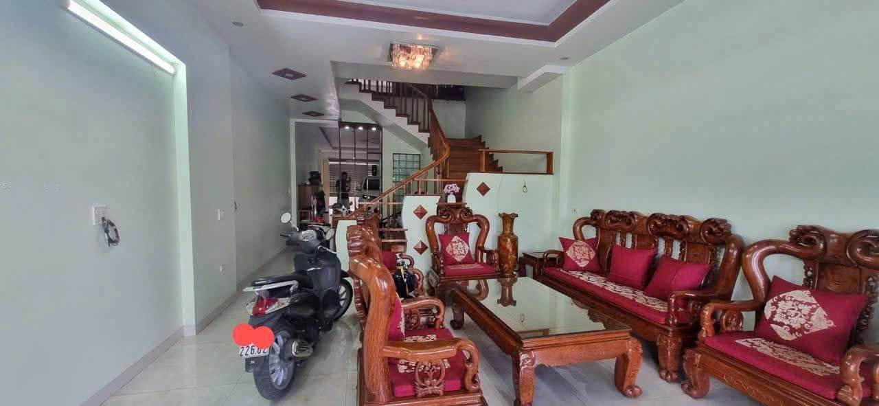 Nhà phố Soi Tiền Lào Cai 95m² giá 11 tỷ - Kinh doanh đỉnh, lưu lượng người qua lại lớn!