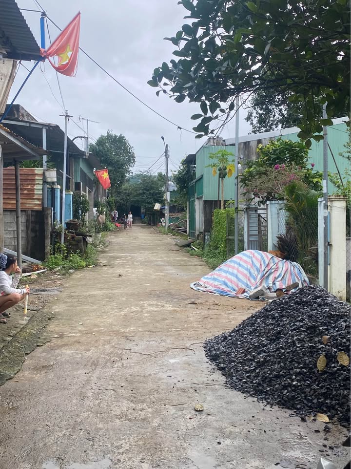 Đất nền Hòa Sơn Đà Nẵng 100m² giá 1.35 tỷ - Sổ hồng đầy đủ, tiện lợi cho đầu tư!