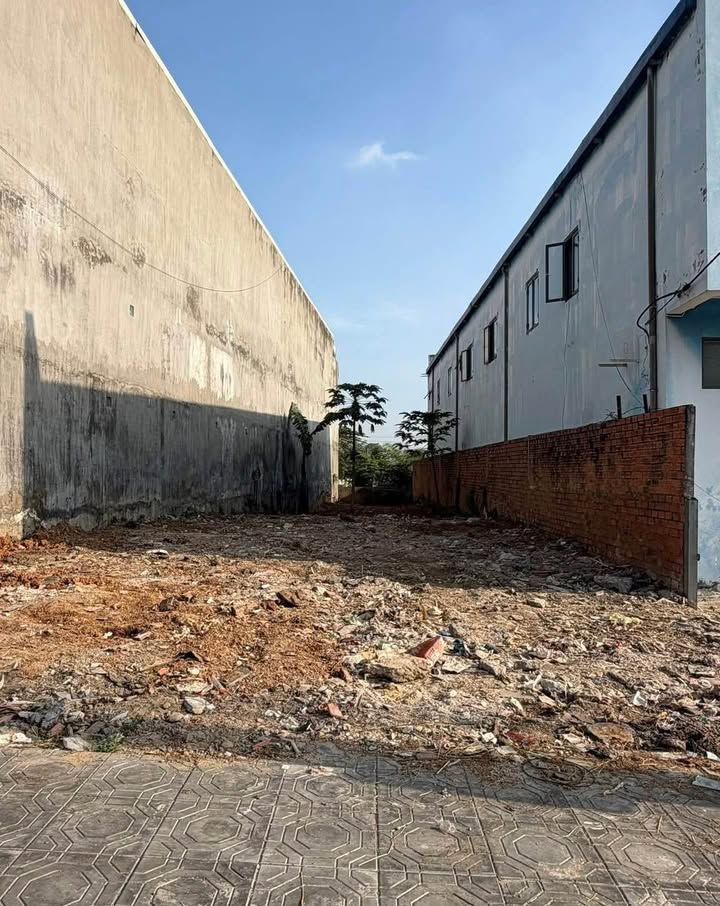 Đất mặt tiền kinh doanh Dĩ An 322m² giá 8 tỷ - Cơ hội đầu tư hấp dẫn!