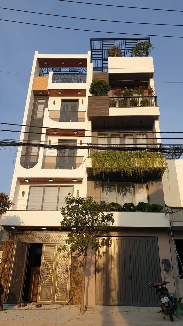 Nhà mặt tiền Thạnh Lộc 31, Q12 50m² giá 8 tỷ - Full nội thất, vào ở ngay!