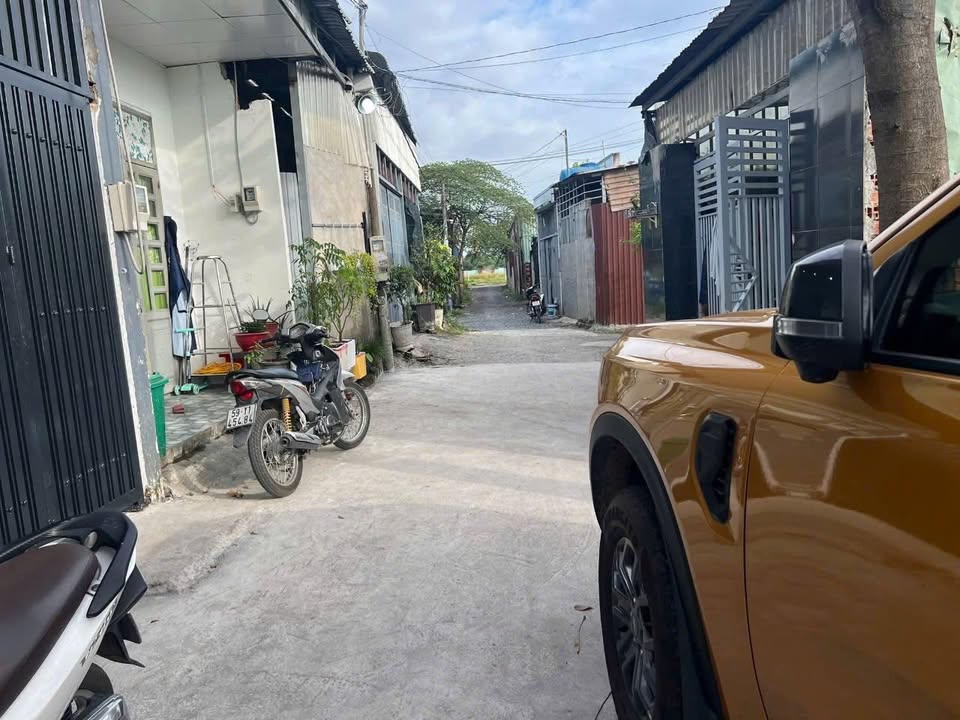 Nhà bán Hóc Môn 68m² giá 1.85 tỷ - Ô tô vào tận nhà!