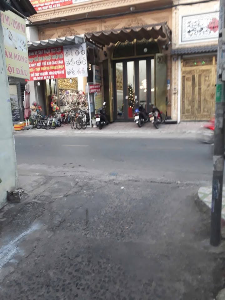 Nhà 2 tầng gần Lê Văn Quới, Bình Tân - Chỉ 2 tỷ, sẵn sàng ở ngay!