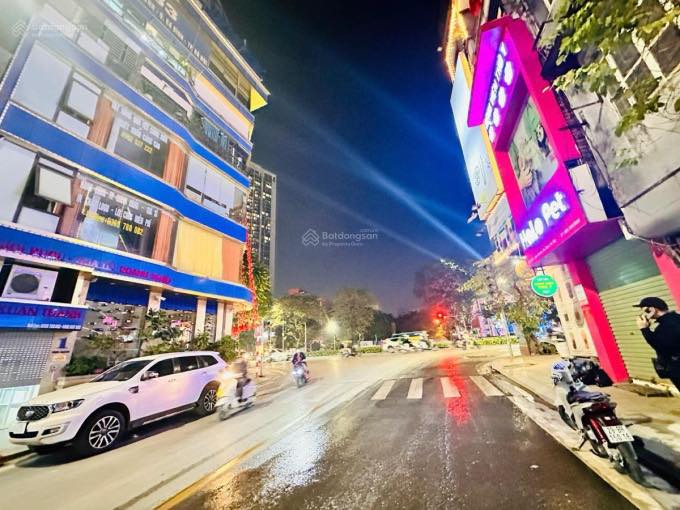 Nhà mặt phố Ngọc Khánh, Ba Đình 37m² giá 16 tỷ - Kinh doanh đỉnh cao!