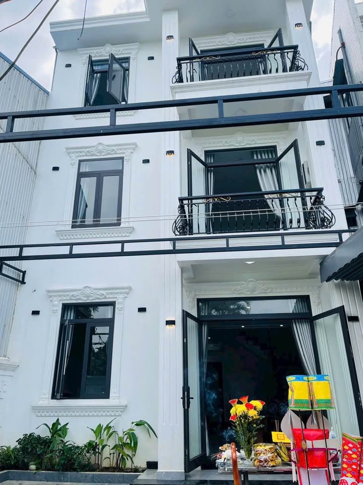 Nhà 3 tầng Tân Cổ Điển Phú Thượng, Huế 98m² giá 3.25 tỷ - Full nội thất, tiện nghi sẵn sàng ở ngay!