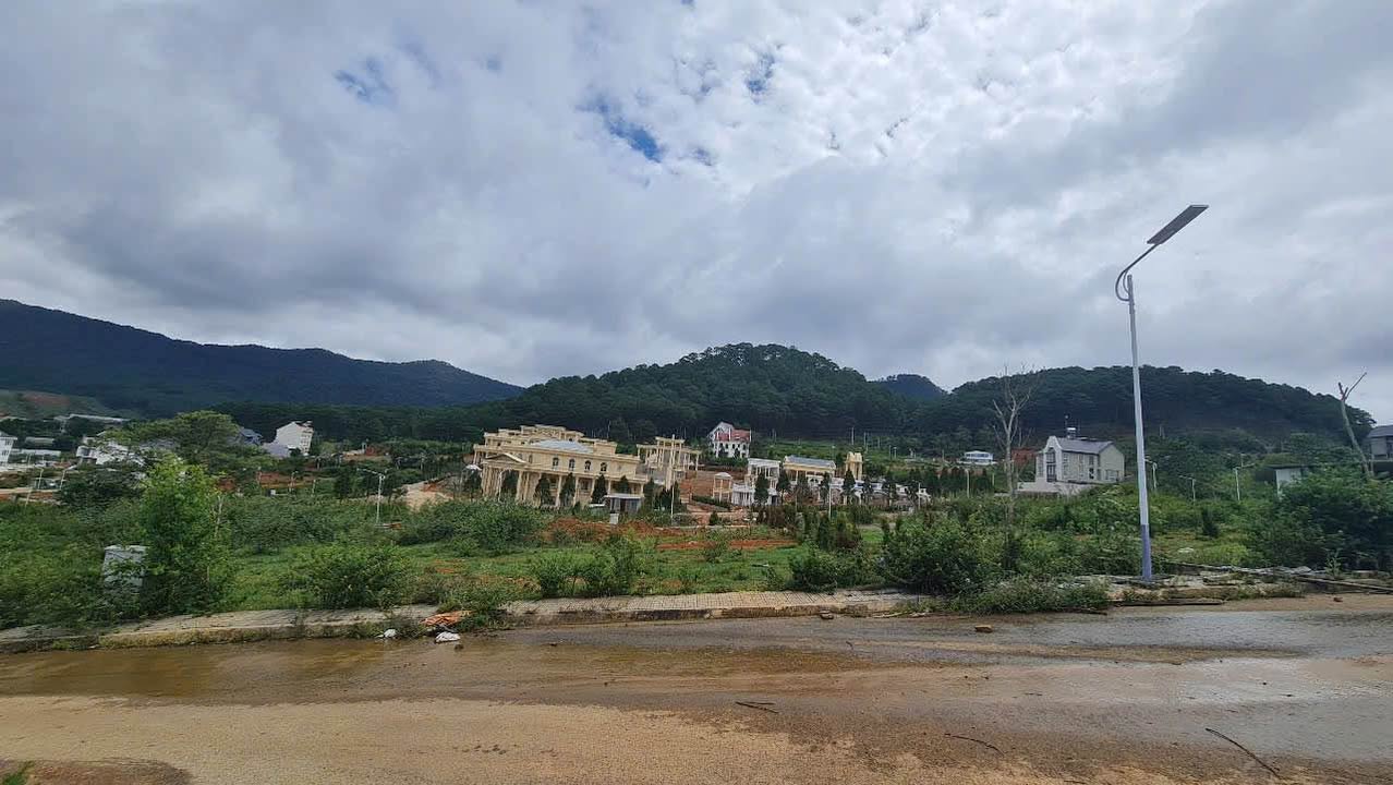 Biệt thự KĐT Vạn Xuân Đà Lạt 320m² giá 5.8 tỷ - Cơ hội đầu tư hấp dẫn!