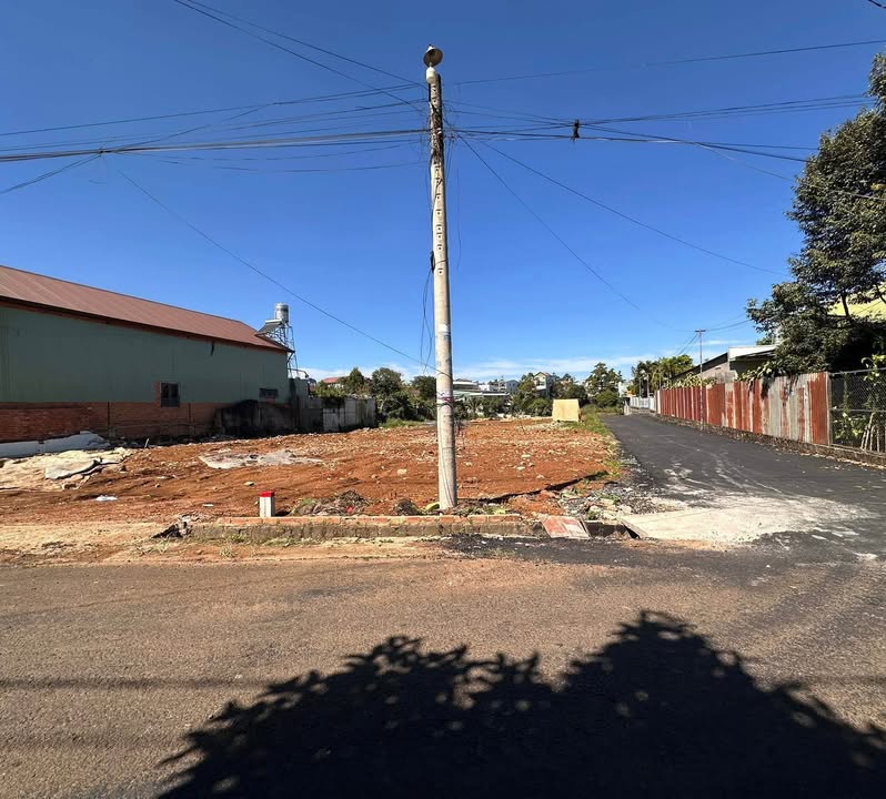 Đất nền lô góc 2 mặt tiền trên đường Nguyễn Du, Bảo Lộc 120m² giá 1.75 tỷ - Đầu tư sinh lời ngay!