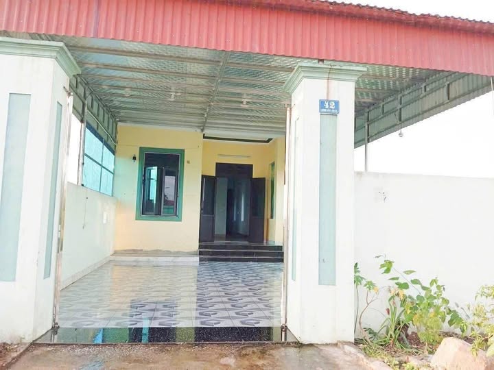 Nhà 2 tầng Quảng Yên 180m² giá 1.2 tỷ - Căn nhà đẹp long lanh sẵn sàng ở ngay!